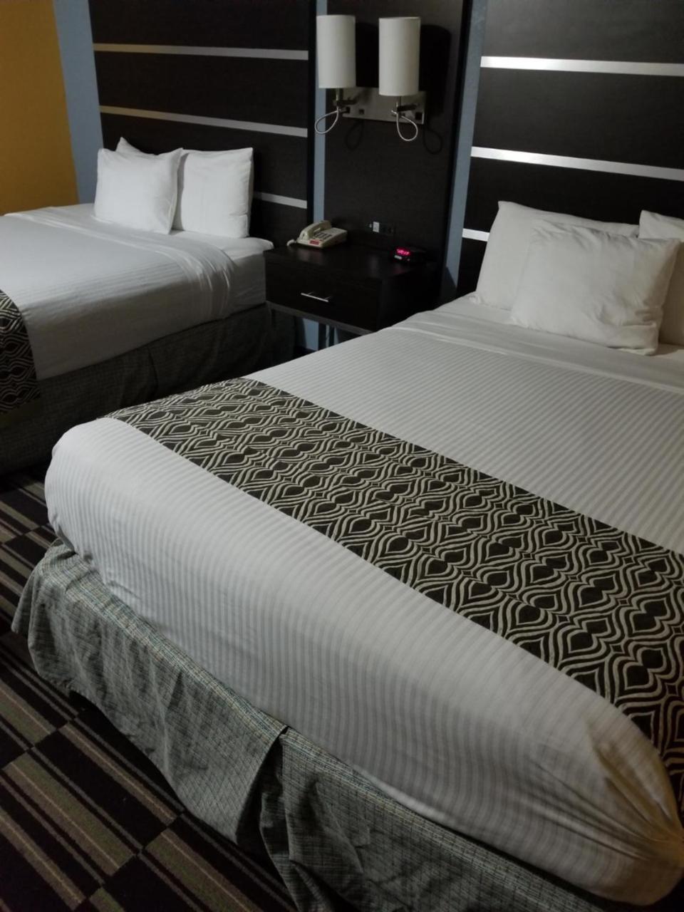 Microtel Inn & Suites By Wyndham Riverside Дейтон Экстерьер фото